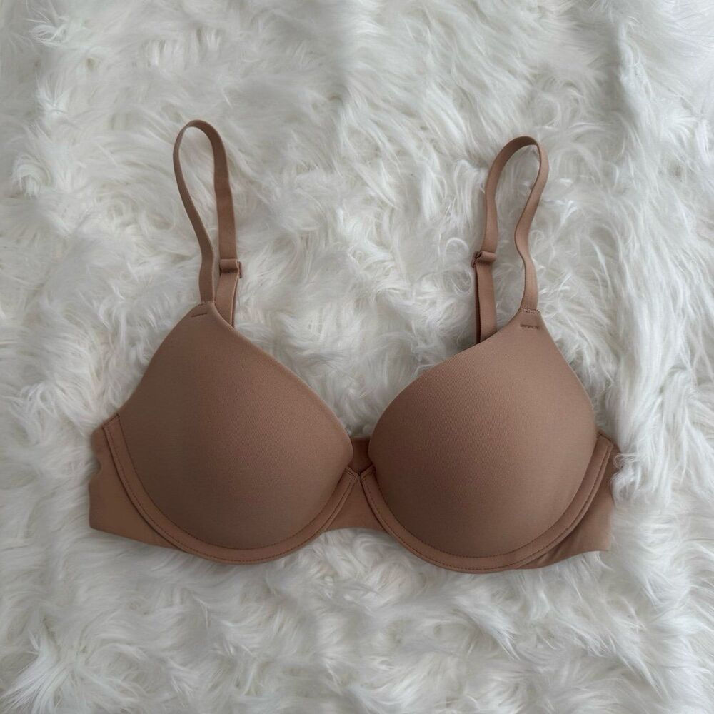 Skims Fits Everybody T-shirt Bra Clay Size 32B